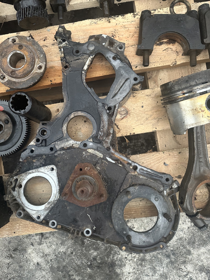 Fiat 780dt Fiat 8045 pompa paliwa , pompa oleju Balansery obudowa rozrządu - Pumpa za gorivo za Traktor: slika 3 Fiat 780dt Fiat 8045 pompa paliwa , pompa oleju Balansery obudowa rozrządu - Pumpa za gorivo za Traktor: slika 3