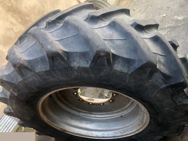 JCB Fastrack - Koła 480/70 R30 - Kompletan točak za Poljoprivredna mašina: slika 1 JCB Fastrack - Koła 480/70 R30 - Kompletan točak za Poljoprivredna mašina: slika 1