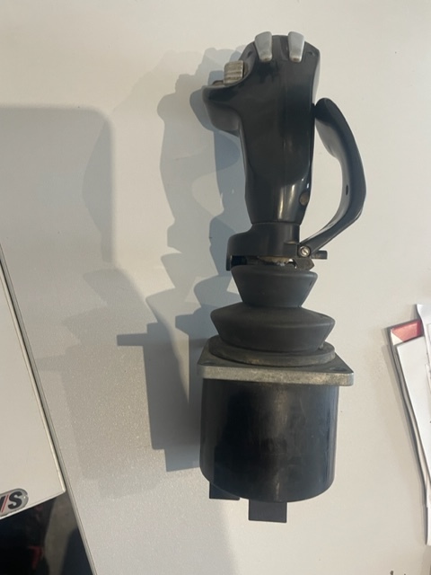 John Deere 3420 Joystick | Dźojstik AZ61613 - Ručica menjača za Traktor: slika 1 John Deere 3420 Joystick | Dźojstik AZ61613 - Ručica menjača za Traktor: slika 1