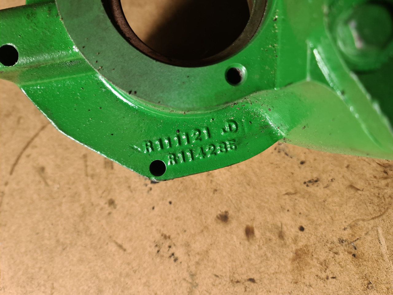 John Deere 4055 4255 4455 Osłona Spręgła R111121 R114285 RE19177 R81153 - Kvačilo i delovi za Poljoprivredna mašina: slika 2 John Deere 4055 4255 4455 Osłona Spręgła R111121 R114285 RE19177 R81153 - Kvačilo i delovi za Poljoprivredna mašina: slika 2