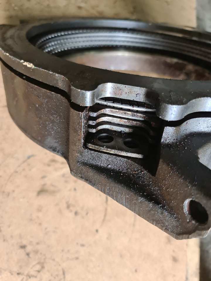 John Deere 4650 4850 Obudowa Hamulca Tłoka Hamulcowego R72041 R72042 - Delovi kočnica za Poljoprivredna mašina: slika 3 John Deere 4650 4850 Obudowa Hamulca Tłoka Hamulcowego R72041 R72042 - Delovi kočnica za Poljoprivredna mašina: slika 3