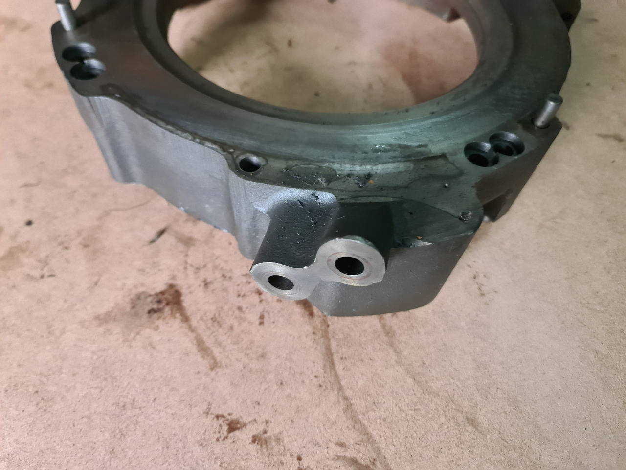 John Deere 4650, 4850 Obudowa Tłoka Hamulcowego R72044 - Delovi kočnica za Poljoprivredna mašina: slika 2 John Deere 4650, 4850 Obudowa Tłoka Hamulcowego R72044 - Delovi kočnica za Poljoprivredna mašina: slika 2