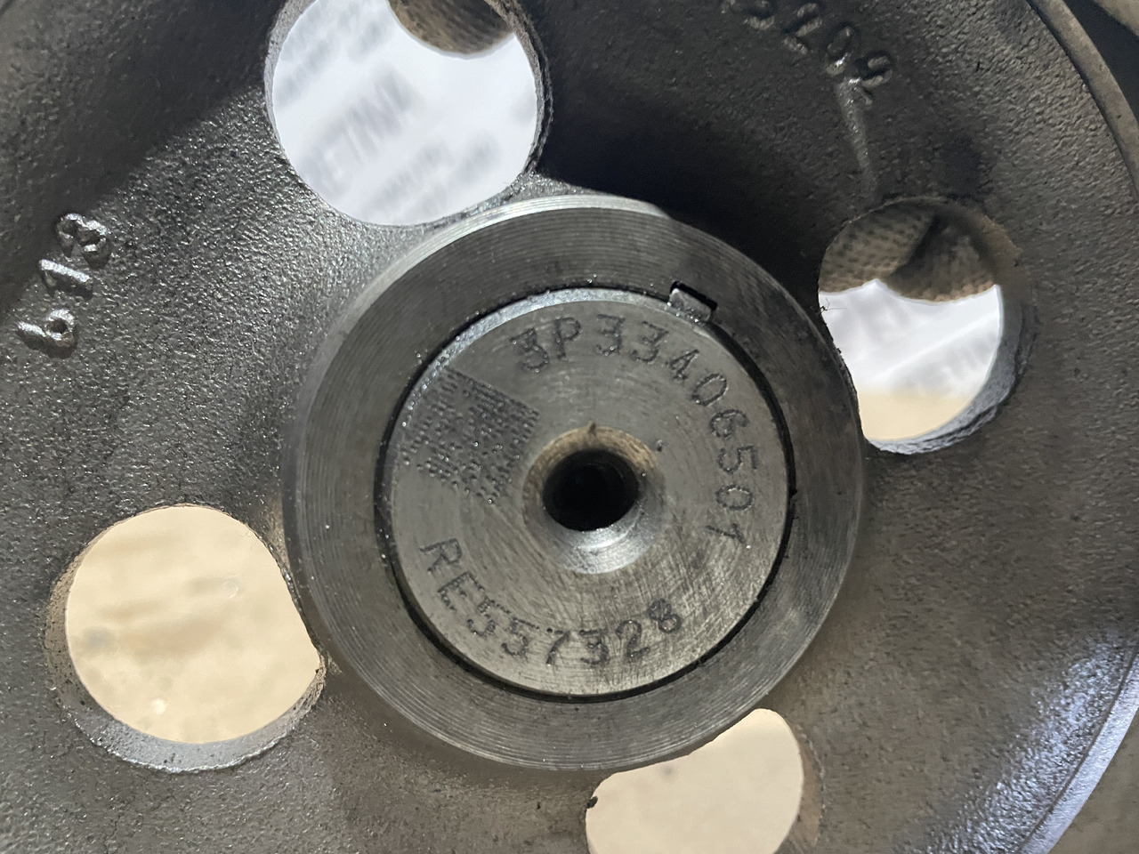 John Deere 6068 - wałek rozrządu RE557329 RE557328 R544004 - Bregasta osovina za Poljoprivredna mašina: slika 4 John Deere 6068 - wałek rozrządu RE557329 RE557328 R544004 - Bregasta osovina za Poljoprivredna mašina: slika 4