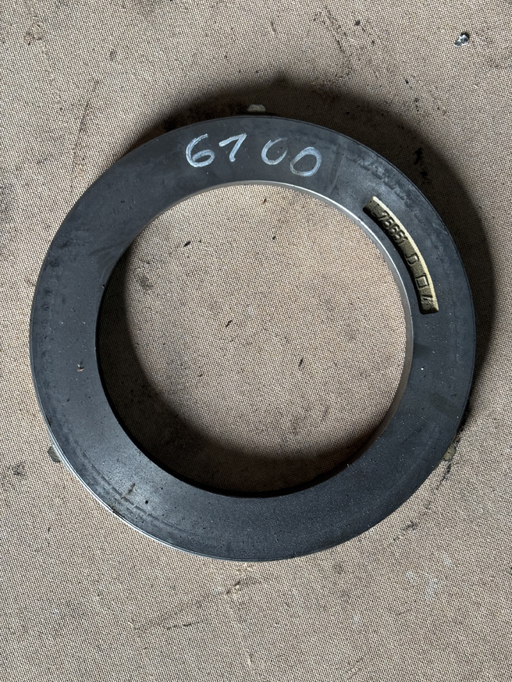 John Deere 6100 6300 6400 6500 6600 Docisk Hamulca Płytka L75651 - Delovi kočnica za Poljoprivredna mašina: slika 1 John Deere 6100 6300 6400 6500 6600 Docisk Hamulca Płytka L75651 - Delovi kočnica za Poljoprivredna mašina: slika 1