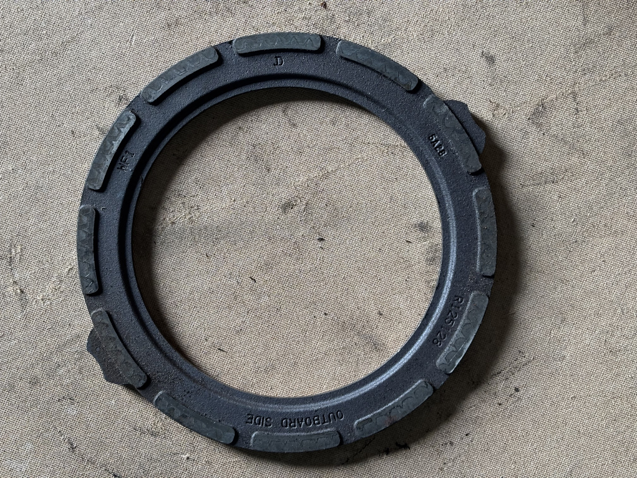 John Deere 6140 6150 6920 7405 7500 Docisk Hamulca Płytka R125128 - Delovi kočnica za Poljoprivredna mašina: slika 1 John Deere 6140 6150 6920 7405 7500 Docisk Hamulca Płytka R125128 - Delovi kočnica za Poljoprivredna mašina: slika 1