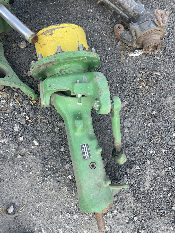 John Deere 6xxxM 6xxxR - oś przednia - zwrotnica lewa L220173 - Rukavc točka za Poljoprivredna mašina: slika 1 John Deere 6xxxM 6xxxR - oś przednia - zwrotnica lewa L220173 - Rukavc točka za Poljoprivredna mašina: slika 1