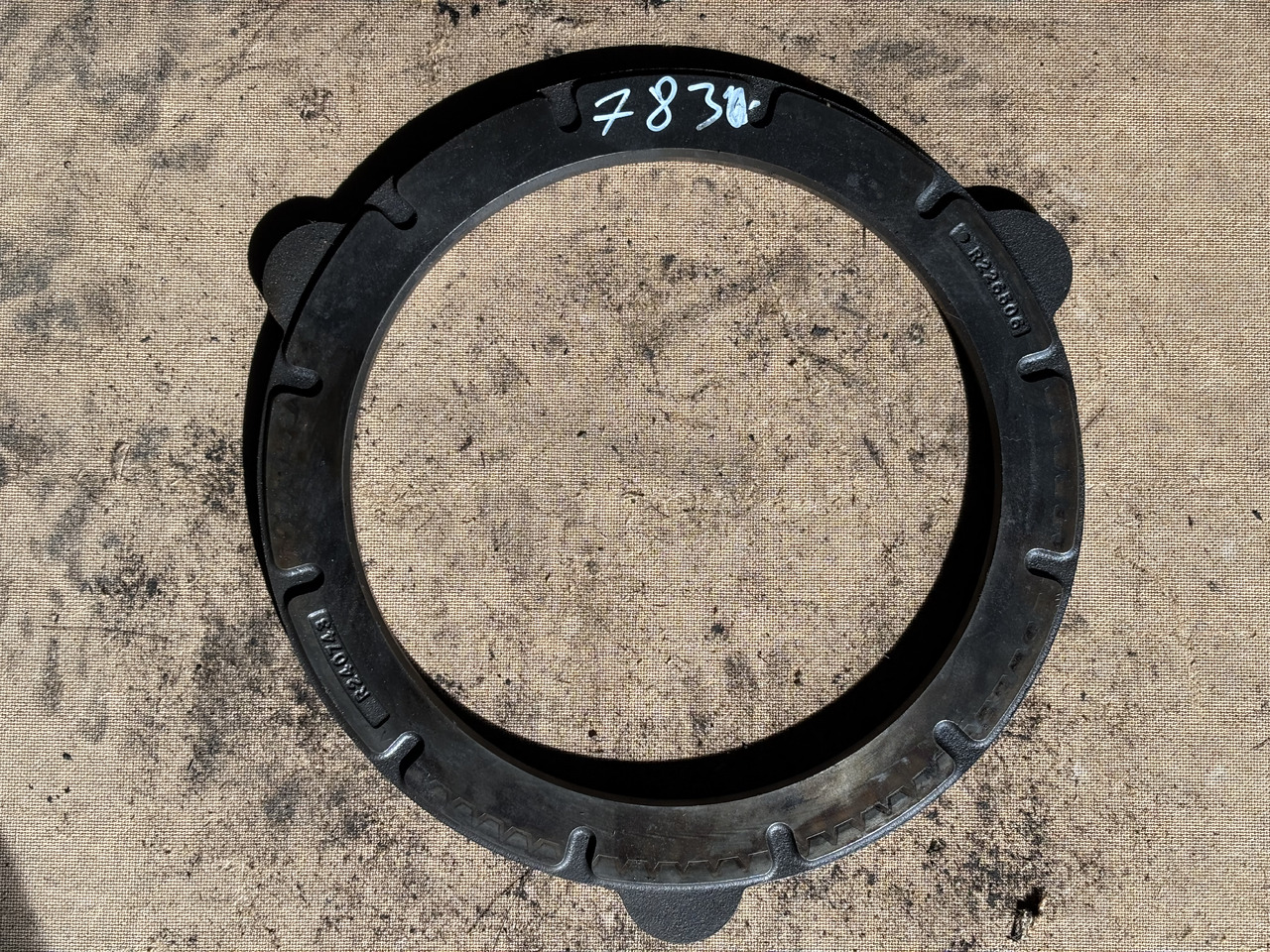 John Deere 7200 7230 7630 7830 7930 7M 230 Docisk Hamulca Płytka R226506 R240743 - Kočioni diskovi za Poljoprivredna mašina: slika 1 John Deere 7200 7230 7630 7830 7930 7M 230 Docisk Hamulca Płytka R226506 R240743 - Kočioni diskovi za Poljoprivredna mašina: slika 1