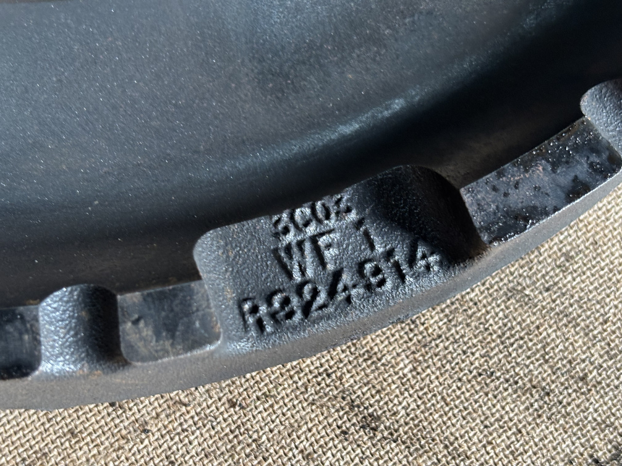 John Deere 7210 7230 7250 7R330 7R350 Docisk Hamulca Płytka R324914 - Delovi kočnica za Poljoprivredna mašina: slika 2 John Deere 7210 7230 7250 7R330 7R350 Docisk Hamulca Płytka R324914 - Delovi kočnica za Poljoprivredna mašina: slika 2