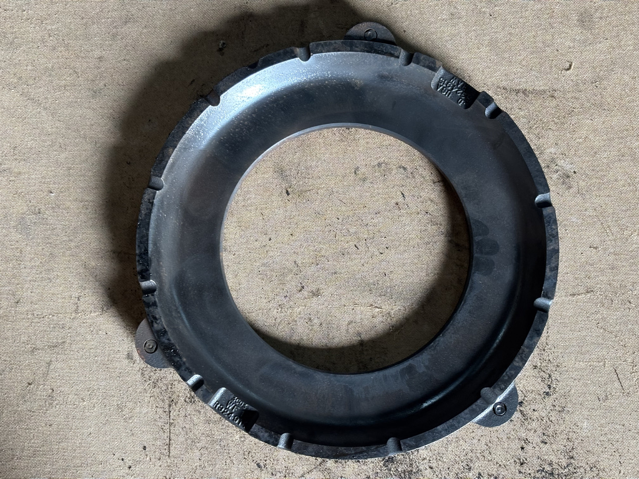 John Deere 7210 7230 7250 7R330 7R350 Docisk Hamulca Płytka R324914 - Delovi kočnica za Poljoprivredna mašina: slika 1 John Deere 7210 7230 7250 7R330 7R350 Docisk Hamulca Płytka R324914 - Delovi kočnica za Poljoprivredna mašina: slika 1