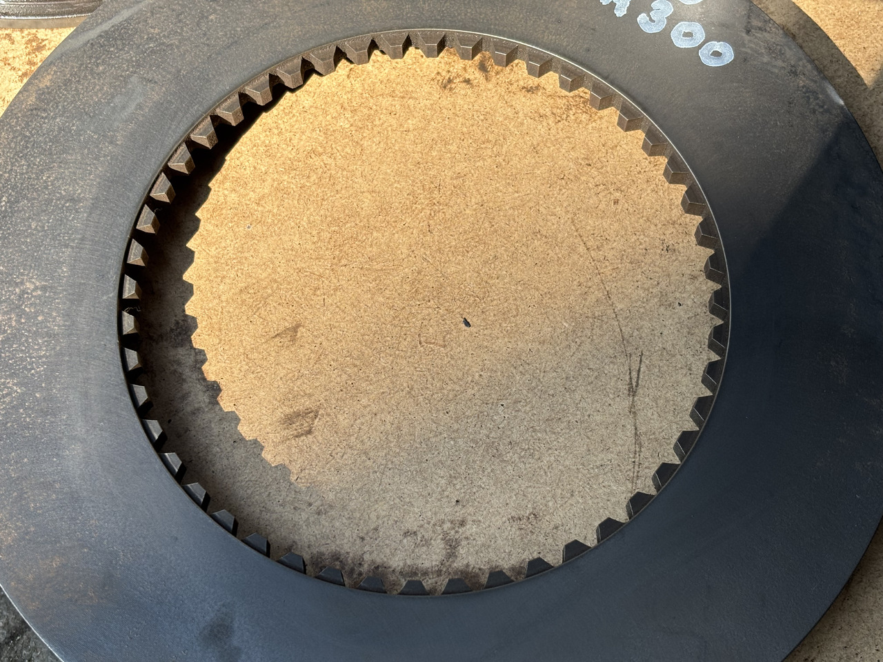 John Deere 7RXXX 7R 330 7R330 Płytka, podkładka hamulca R187527 - Delovi kočnica za Poljoprivredna mašina: slika 2 John Deere 7RXXX 7R 330 7R330 Płytka, podkładka hamulca R187527 - Delovi kočnica za Poljoprivredna mašina: slika 2