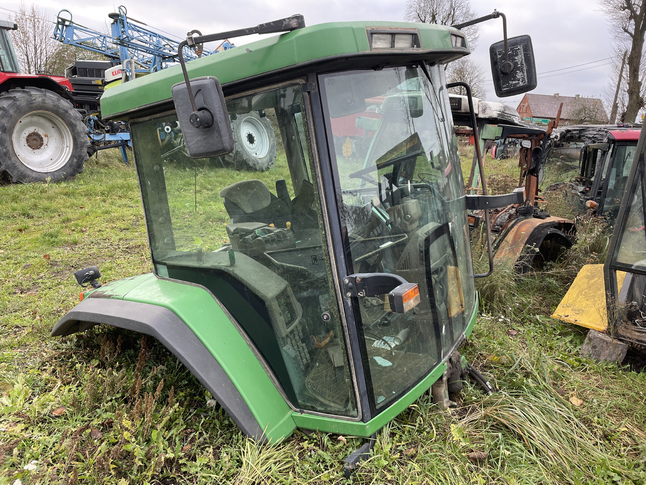 John Deere 8210 - kabina dach plastiki lusterko - Kabina za Traktor: slika 1 John Deere 8210 - kabina dach plastiki lusterko - Kabina za Traktor: slika 1