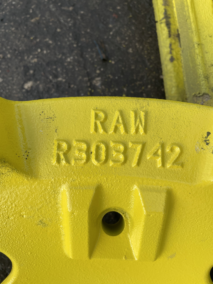 John Deere 8345R - koło felga gwiazda - Felna za Poljoprivredna mašina: slika 4 John Deere 8345R - koło felga gwiazda - Felna za Poljoprivredna mašina: slika 4
