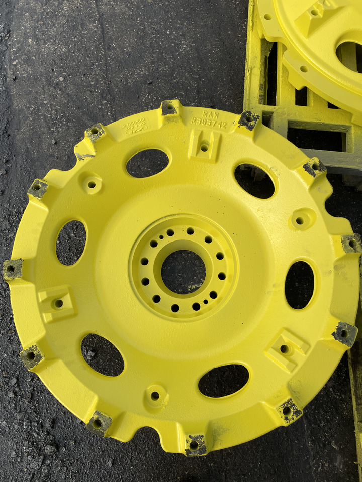 John Deere 8345R - koło felga gwiazda - Felna za Poljoprivredna mašina: slika 2 John Deere 8345R - koło felga gwiazda - Felna za Poljoprivredna mašina: slika 2