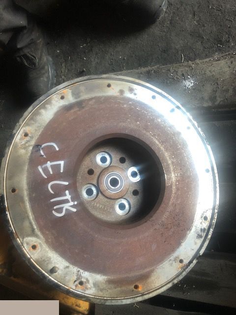 John Deere R502664 - Koło Zamachowe - Zamajac za Poljoprivredna mašina: slika 1 John Deere R502664 - Koło Zamachowe - Zamajac za Poljoprivredna mašina: slika 1