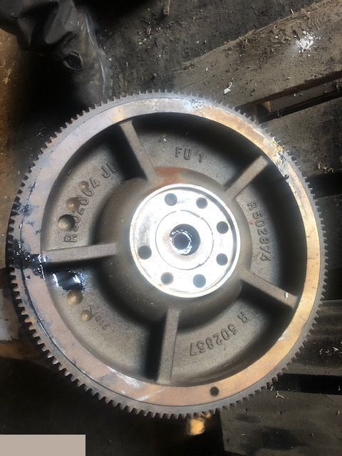 John Deere R502874 - Koło Zamachowe - Zamajac za Poljoprivredna mašina: slika 1 John Deere R502874 - Koło Zamachowe - Zamajac za Poljoprivredna mašina: slika 1