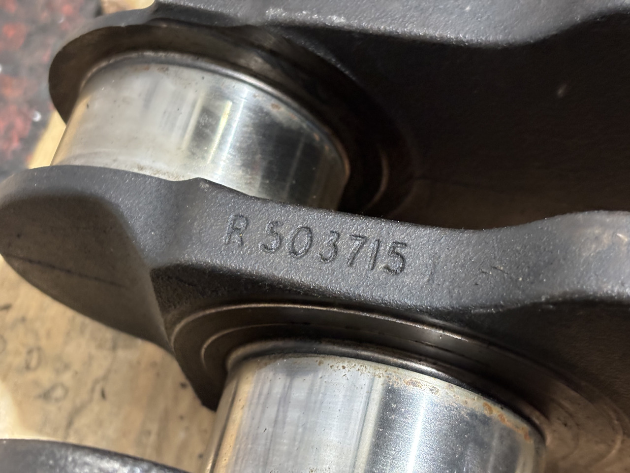 John Deere R503715 RE506195 HRE-506195 NRE506195 TR503715 Wał Korbowy - Radilica za Poljoprivredna mašina: slika 1 John Deere R503715 RE506195 HRE-506195 NRE506195 TR503715 Wał Korbowy - Radilica za Poljoprivredna mašina: slika 1