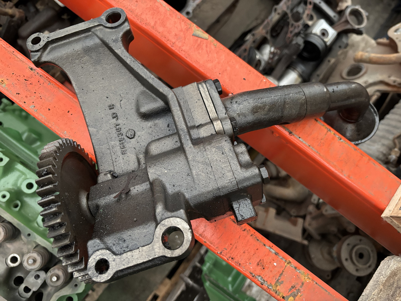 John Deere RE543187 R518347 RE533975 Pompa Oleju - Pumpa za ulje za Poljoprivredna mašina: slika 1 John Deere RE543187 R518347 RE533975 Pompa Oleju - Pumpa za ulje za Poljoprivredna mašina: slika 1