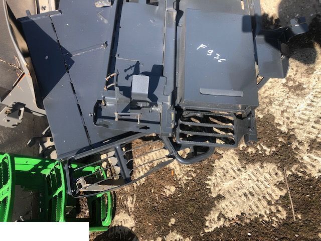 John Deere - Stopnie - Prag za Poljoprivredna mašina: slika 1 John Deere - Stopnie - Prag za Poljoprivredna mašina: slika 1