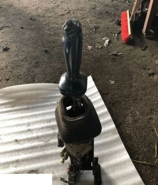 Joystick Liebherr L554 L556 L564 L566 L574 L576 L580 L584 L586 - Kabina i enterijer za Poljoprivredna mašina: slika 1 Joystick Liebherr L554 L556 L564 L566 L574 L576 L580 L584 L586 - Kabina i enterijer za Poljoprivredna mašina: slika 1