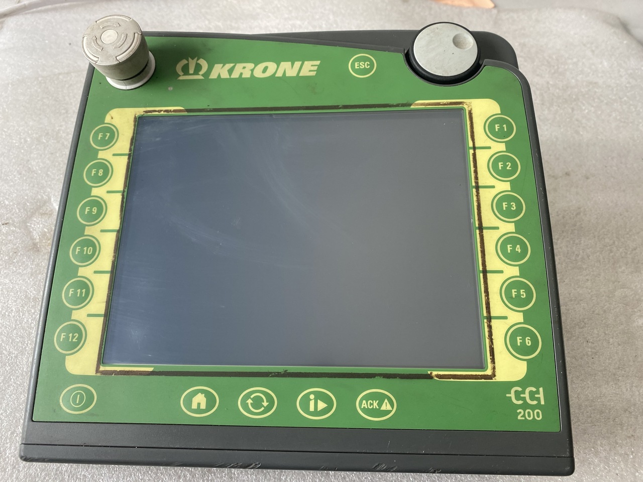 Krone 200809846 CCI-100/200 Terminal (200809844, 200809830, 200809842, 200809832, 200809846) - Sistem za navigaciju za Poljoprivredna mašina: slika 1 Krone 200809846 CCI-100/200 Terminal (200809844, 200809830, 200809842, 200809832, 200809846) - Sistem za navigaciju za Poljoprivredna mašina: slika 1