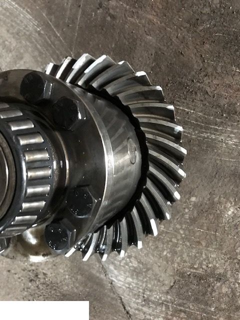 Manitou MT 845 - Most Napędowy - Osovina i delovi za Teleskopski upravljač: slika 4 Manitou MT 845 - Most Napędowy - Osovina i delovi za Teleskopski upravljač: slika 4