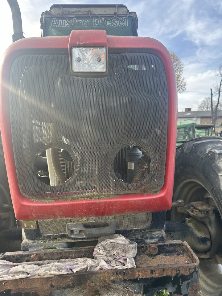 Massey Ferguson 6480 - 6499 grill przedni maska atrapa - Karoserija i eksterijer za Traktor: slika 4 Massey Ferguson 6480 - 6499 grill przedni maska atrapa - Karoserija i eksterijer za Traktor: slika 4