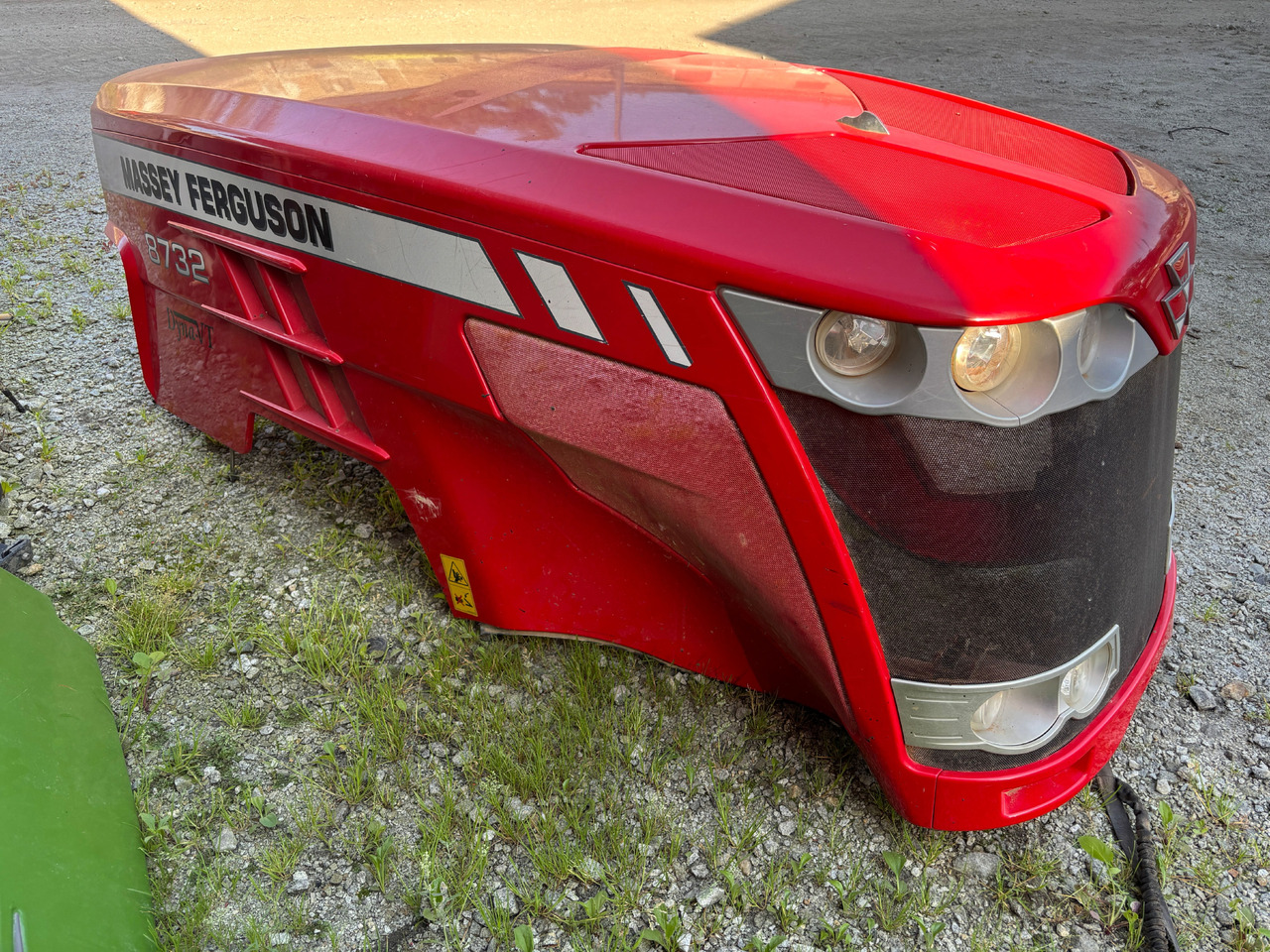 Massey Fergusson 8732 Dyna-VT - maska silnika - Hauba za Traktor: slika 2 Massey Fergusson 8732 Dyna-VT - maska silnika - Hauba za Traktor: slika 2