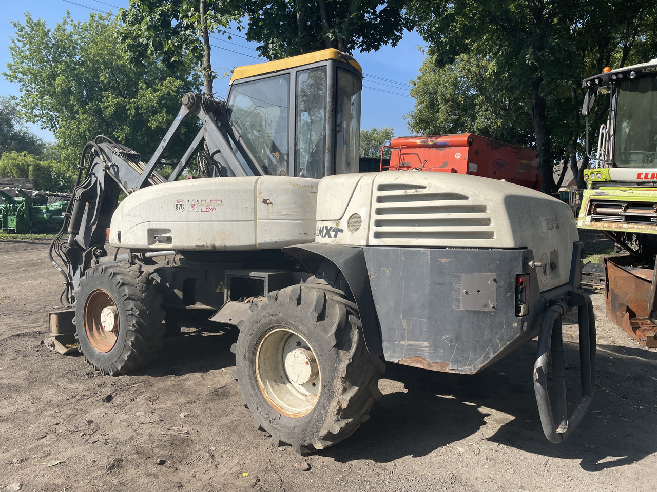 Mecalac 12MXT 12 MXT - części - kabina mosty siłowniki koła zwolnica skrzynia - Pogonski reduktor za Poljoprivredna mašina: slika 1 Mecalac 12MXT 12 MXT - części - kabina mosty siłowniki koła zwolnica skrzynia - Pogonski reduktor za Poljoprivredna mašina: slika 1