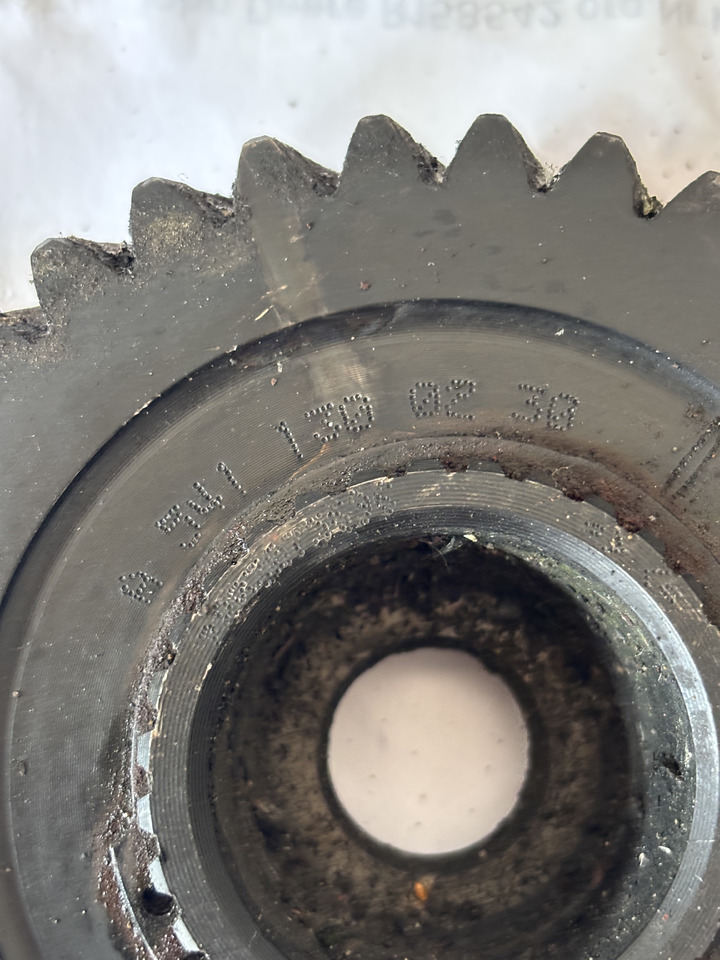 Mercedes OM541 OM542 OM441 OM442 - koło zębate sprężarki powietrza 5411300230, 5411300630 - Kompresor klima uređaja: slika 2 Mercedes OM541 OM542 OM441 OM442 - koło zębate sprężarki powietrza 5411300230, 5411300630 - Kompresor klima uređaja: slika 2