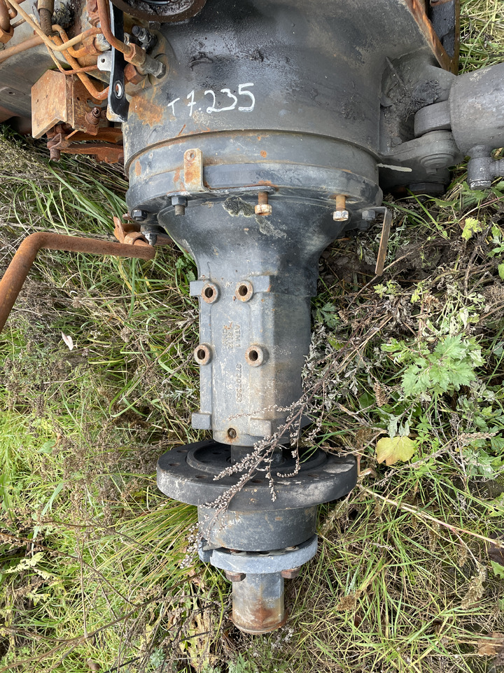 New Holland T7.235 - obudowa osi 87307353 - Osovina i delovi za Traktor: slika 1 New Holland T7.235 - obudowa osi 87307353 - Osovina i delovi za Traktor: slika 1