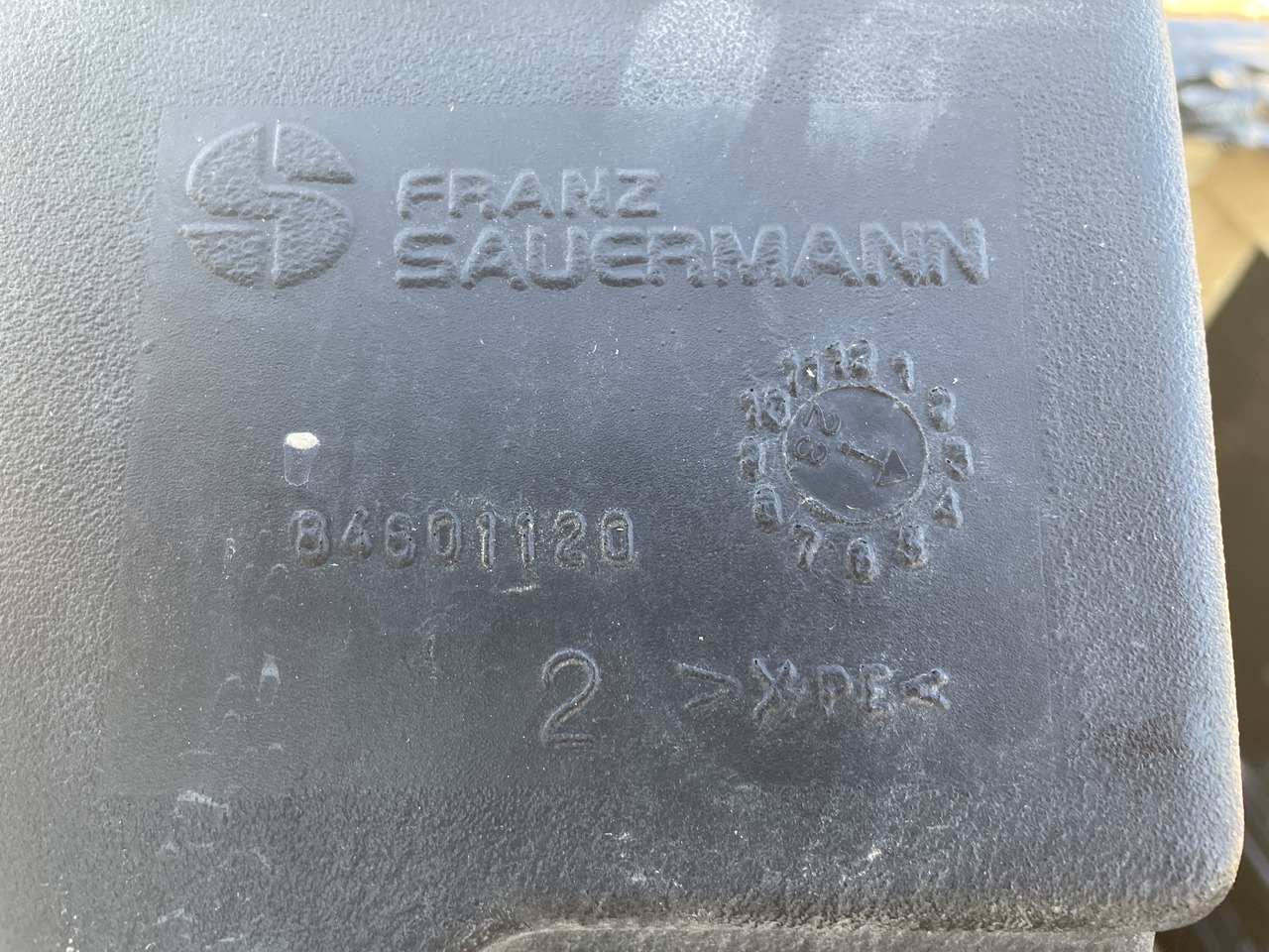 New Holland T7 - zbiornik paliwa 84601120 - Obrada goriva/ Dostava goriva za Poljoprivredna mašina: slika 2 New Holland T7 - zbiornik paliwa 84601120 - Obrada goriva/ Dostava goriva za Poljoprivredna mašina: slika 2