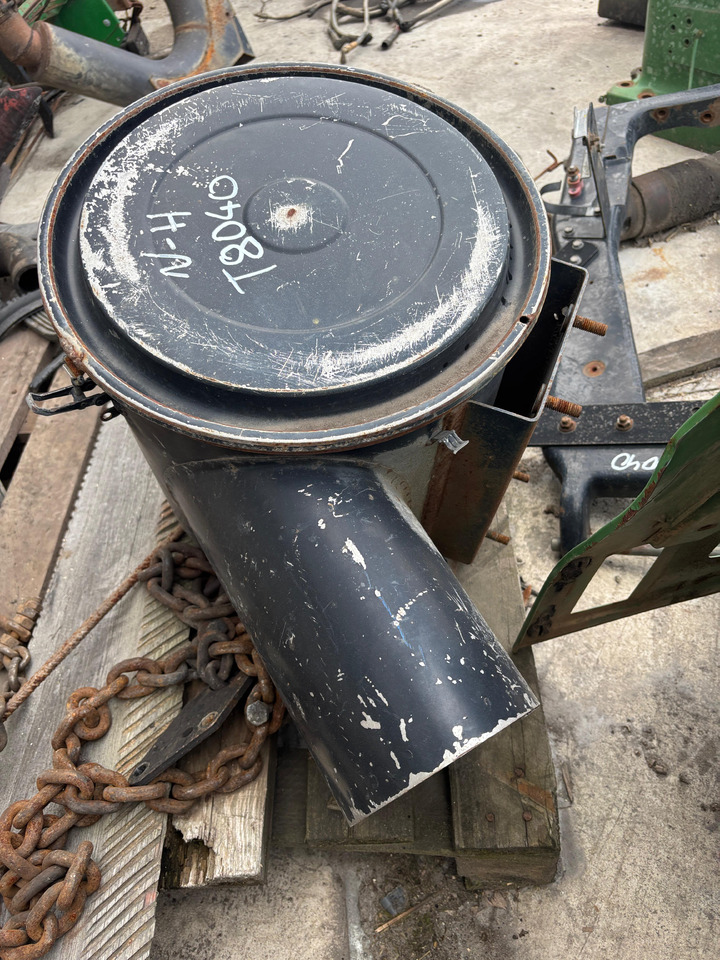 New Holland T8040 Obudowa Filtra Powietrza - Filter za vazduh za Poljoprivredna mašina: slika 1 New Holland T8040 Obudowa Filtra Powietrza - Filter za vazduh za Poljoprivredna mašina: slika 1