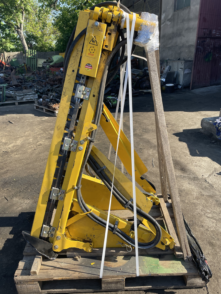 New Holland heder Vario - kosy boczne - Bočni mulčer: slika 1 New Holland heder Vario - kosy boczne - Bočni mulčer: slika 1