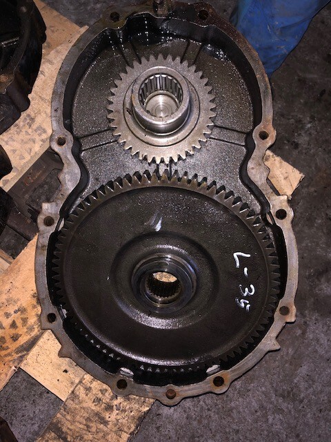 OBUDOWA MOSTU , TRYBY ZF AV 230 VOLVO L30 L35 ZETTELMEYER 602 - Transmisija za Građevinska mašina: slika 2 OBUDOWA MOSTU , TRYBY ZF AV 230 VOLVO L30 L35 ZETTELMEYER 602 - Transmisija za Građevinska mašina: slika 2