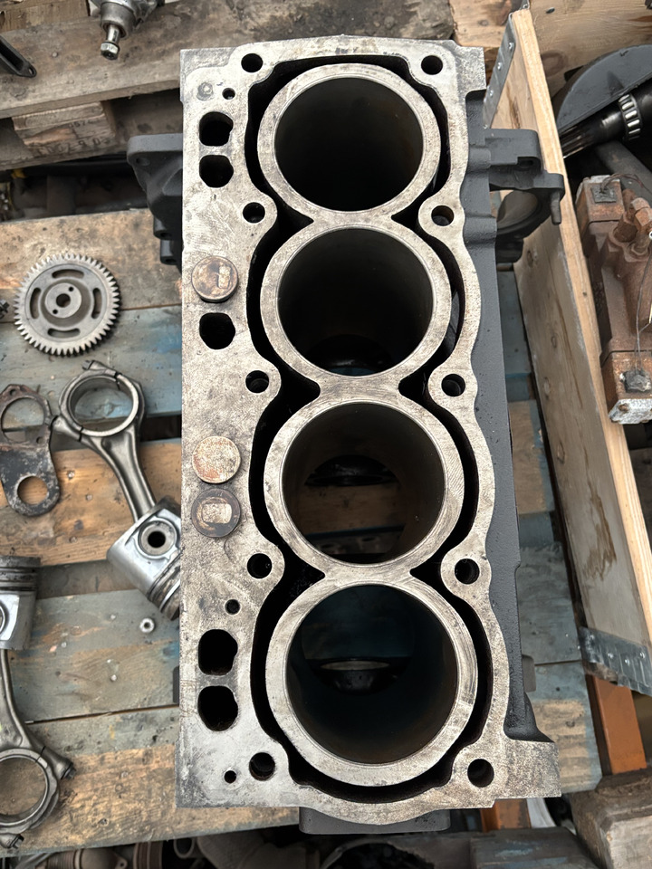 Perkins 1004 Blok Silnika 3711h29a/1 3711h13a/2 3711h044 37110408a/1 - Cilindar blok za Poljoprivredna mašina: slika 2 Perkins 1004 Blok Silnika 3711h29a/1 3711h13a/2 3711h044 37110408a/1 - Cilindar blok za Poljoprivredna mašina: slika 2