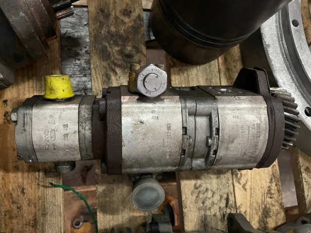 Pompa zębata Rexroth 0510466304 51517222962/1517222963/1517222452 - Hidraulična pumpa za Građevinska mašina: slika 1 Pompa zębata Rexroth 0510466304 51517222962/1517222963/1517222452 - Hidraulična pumpa za Građevinska mašina: slika 1