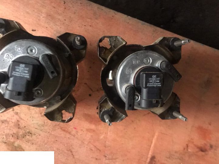Reflektory claas axion arion GE 12V 85w dot h9 F1 26M - Prednja svetla za Poljoprivredna mašina: slika 2 Reflektory claas axion arion GE 12V 85w dot h9 F1 26M - Prednja svetla za Poljoprivredna mašina: slika 2