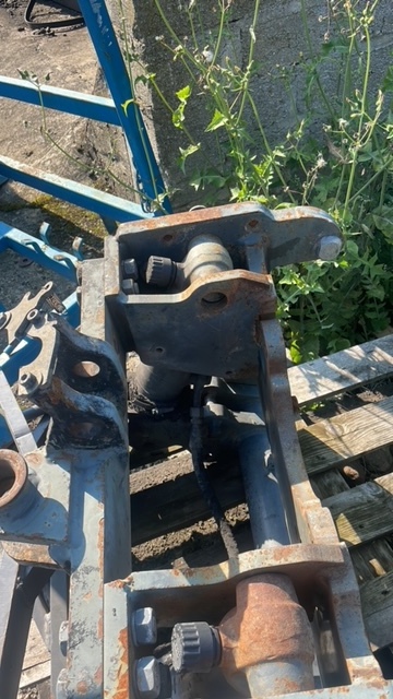 FENDT FARMER turbomatic przedni podnośnik TUZ - Rezervni deo za Traktor: slika 4 FENDT FARMER turbomatic przedni podnośnik TUZ - Rezervni deo za Traktor: slika 4