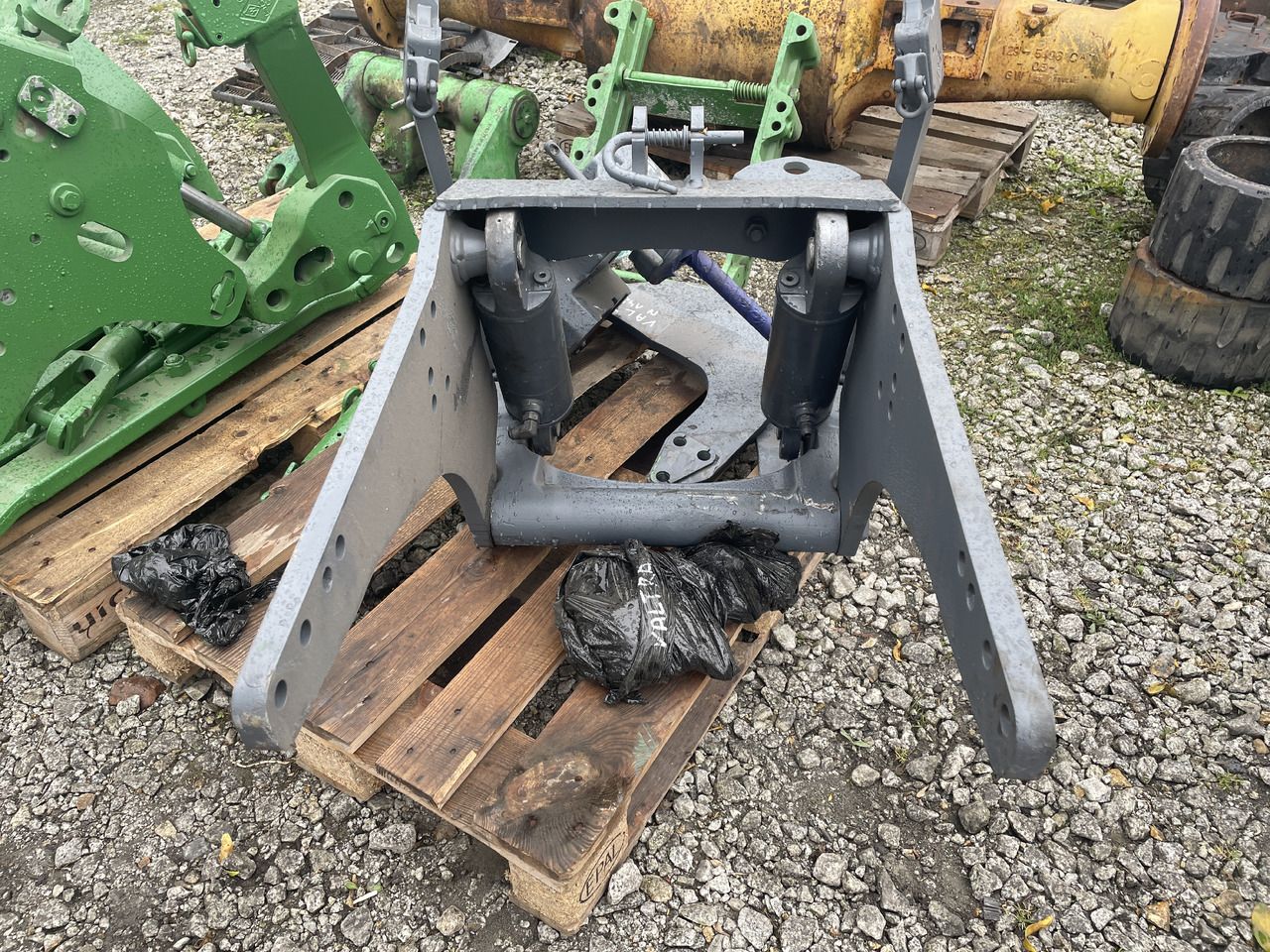 Valtra N142 - przedni TUZ - Rezervni deo za Traktor: slika 4 Valtra N142 - przedni TUZ - Rezervni deo za Traktor: slika 4
