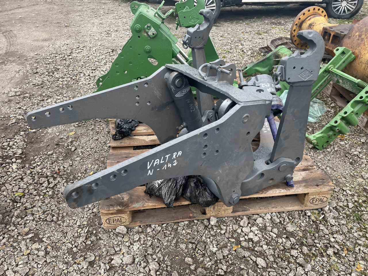 Valtra N142 - przedni TUZ - Rezervni deo za Traktor: slika 1 Valtra N142 - przedni TUZ - Rezervni deo za Traktor: slika 1
