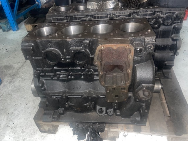 Silnik słupek new holland case F4GE 4C - Motor i delovi za Poljoprivredna mašina: slika 3 Silnik słupek new holland case F4GE 4C - Motor i delovi za Poljoprivredna mašina: slika 3