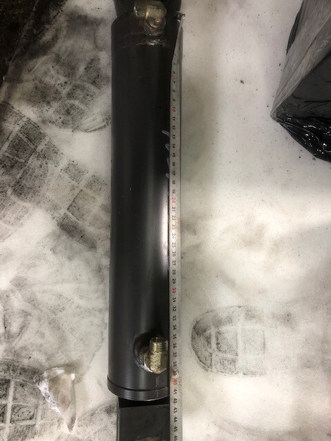 Siłownik skrętu VOLVO L30 L35 - Hidraulični cilindar za Utovarivač točkaš: slika 2 Siłownik skrętu VOLVO L30 L35 - Hidraulični cilindar za Utovarivač točkaš: slika 2