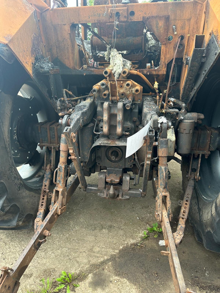 Valtra 8150 8150-4 - cała na części Valtra 8150 8150-4 - cała na części: slika 10 Valtra 8150 8150-4 - cała na części Valtra 8150 8150-4 - cała na części: slika 10