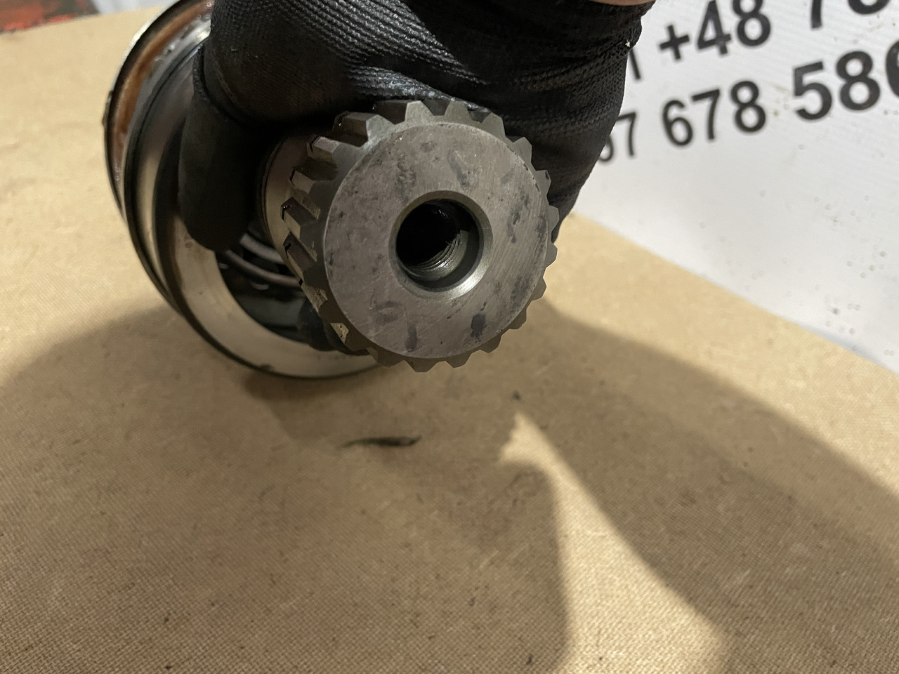 Valtra S354 Massey 8480 - skrzynia biegów - wałek ataku 12z 945100410010 - Menjač za Poljoprivredna mašina: slika 3 Valtra S354 Massey 8480 - skrzynia biegów - wałek ataku 12z 945100410010 - Menjač za Poljoprivredna mašina: slika 3