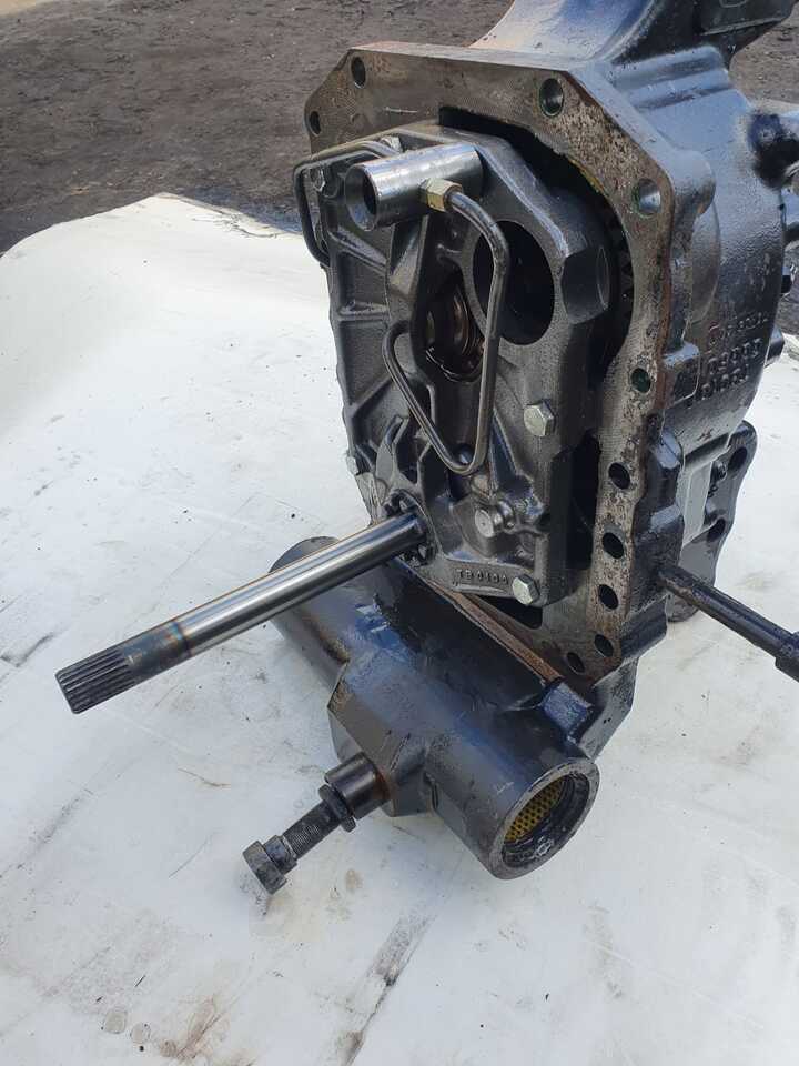 Rukavc točka za Poljoprivredna mašina Valtra T140  - Zwolnica - Zwrotnica - Półoś - Skrzynia - Silnik - Siłowniki - Tylny WOM: slika 10