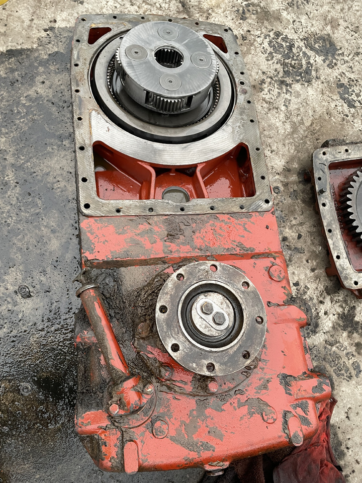ZF 4PW45H1 Zettelmayer Volvo - skrzynia biegów - obudowa - Menjač za Poljoprivredna mašina: slika 1 ZF 4PW45H1 Zettelmayer Volvo - skrzynia biegów - obudowa - Menjač za Poljoprivredna mašina: slika 1