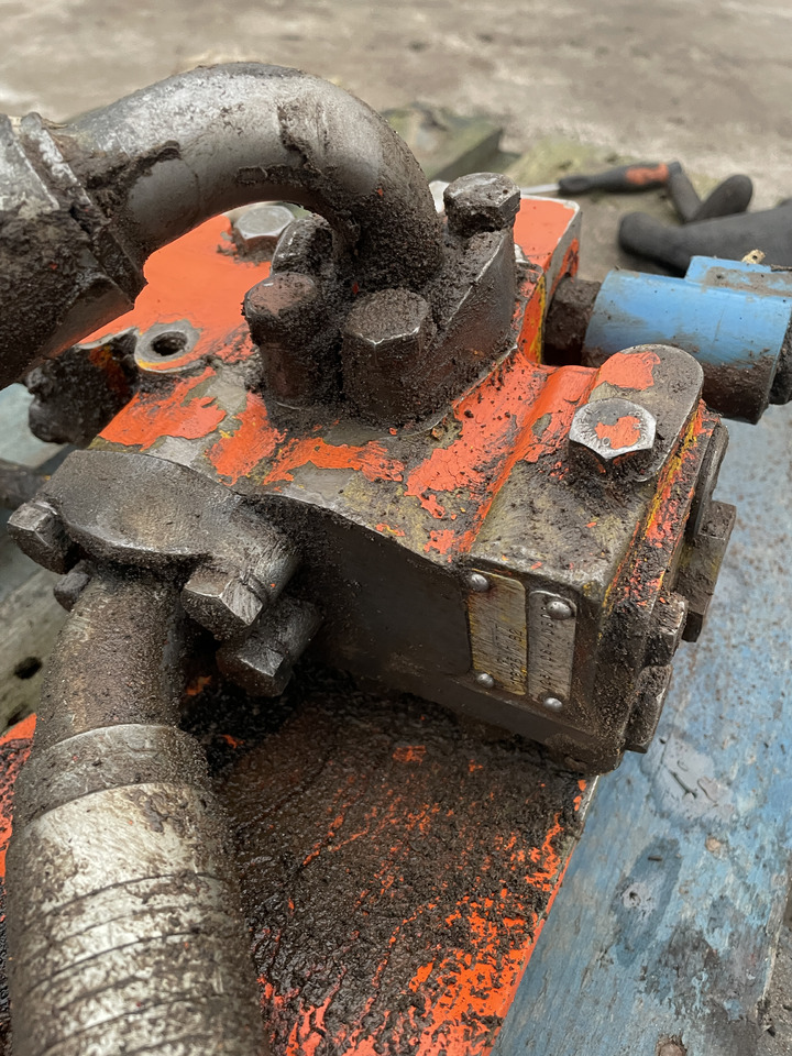 ZF 4PW45H1 Zettelmayer Volvo - skrzynia biegów - rozdzielacz hydrauliczny PUV07V7 - Menjač za Poljoprivredna mašina: slika 4 ZF 4PW45H1 Zettelmayer Volvo - skrzynia biegów - rozdzielacz hydrauliczny PUV07V7 - Menjač za Poljoprivredna mašina: slika 4