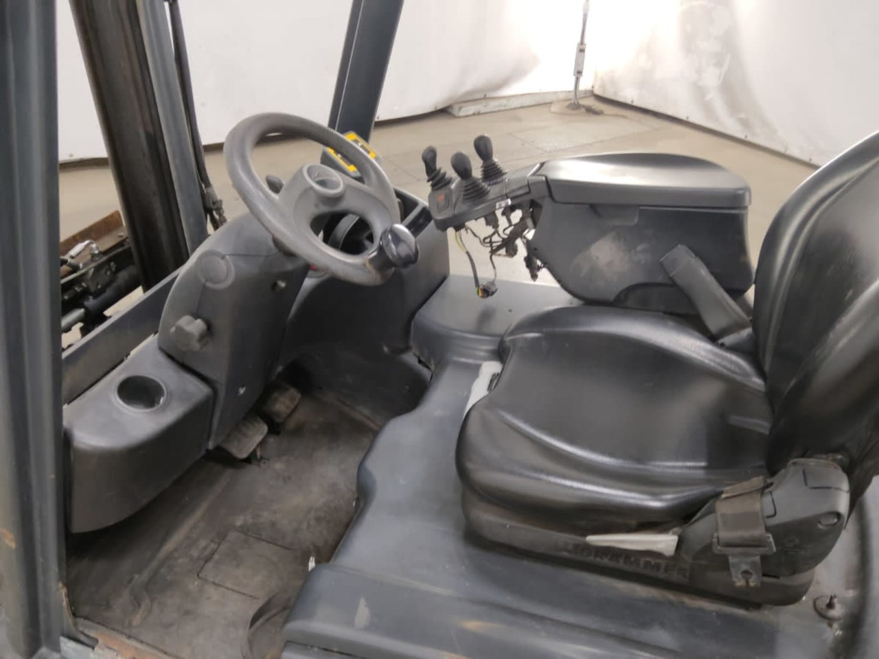 Linde E16C-02 - Električni viljuškar: slika 4 Linde E16C-02 - Električni viljuškar: slika 4