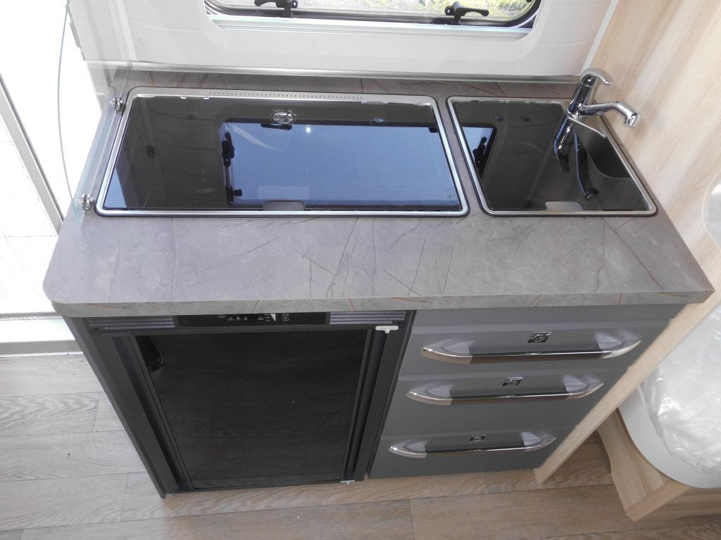 Kamp prikolica Hobby De Luxe 460 LU Lagerabverkauf!: slika 9