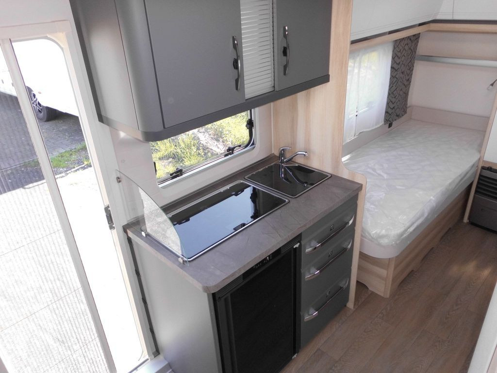 Kamp prikolica Hobby De Luxe 460 LU Lagerabverkauf!: slika 10